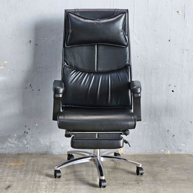 Ghế giám đốc màu đen, lưng cao, có gót chân