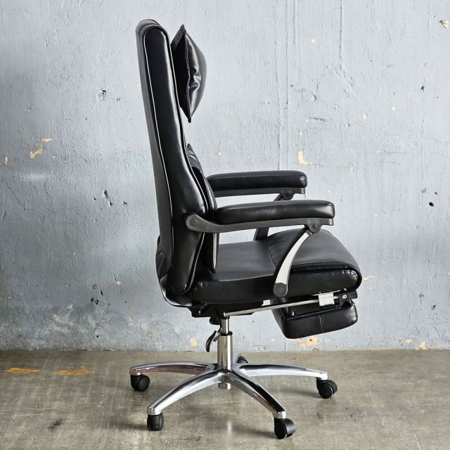 Ghế giám đốc màu đen, lưng cao, có gót chân