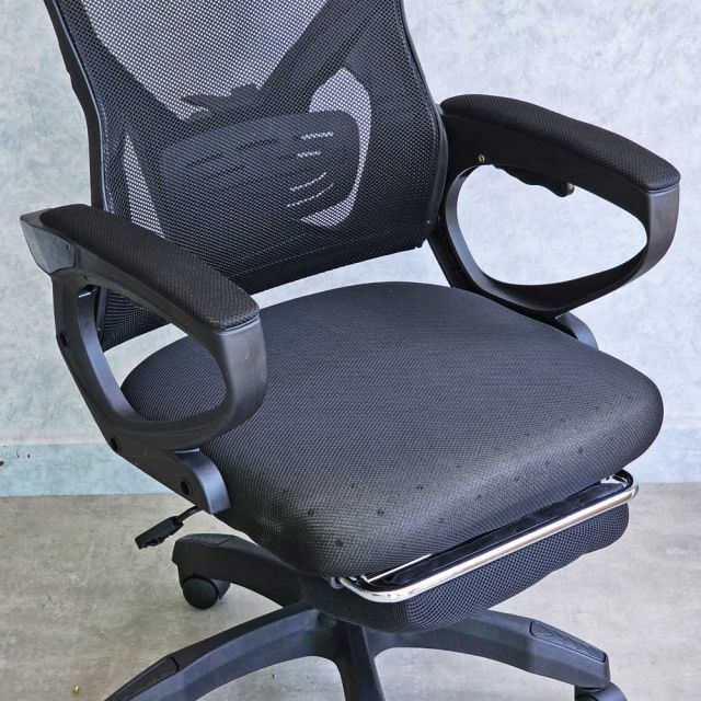 Ghế văn phòng ngả lưng có tựa đầu gác chân GAK908