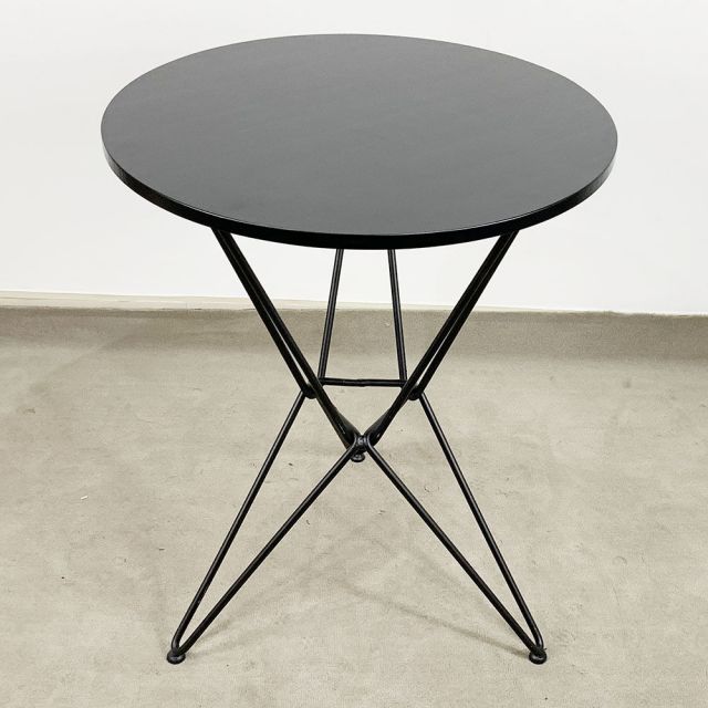 Bộ bàn ghế cafe màu đen bàn mặt gỗ và 2 ghế nhựa CBCF124