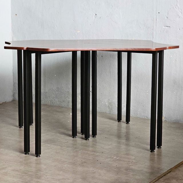 Bàn làm việc cụm 4 gỗ cao su chân sắt BCVP002