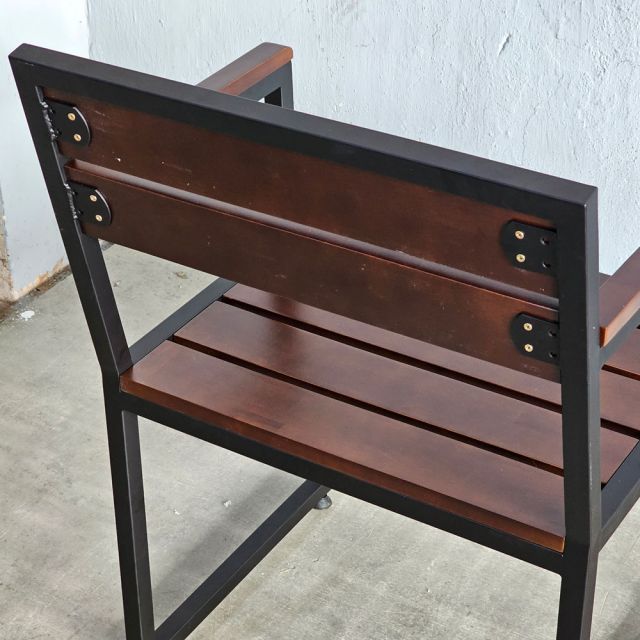 Ghế đơn có tay vịn gỗ cao su khung sắt GCF123