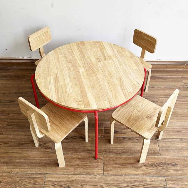 Bộ bàn mầm non tròn và 4 ghế gỗ có tựa lưng KGD024
