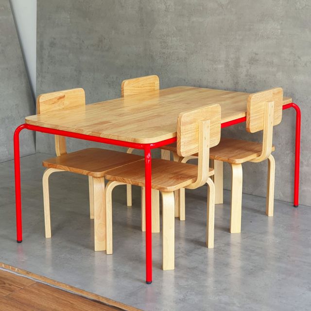 Bộ bàn mầm non 120x60cm và 4 ghế gỗ có tựa lưng KGD031