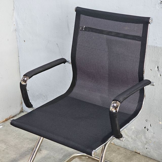 Ghế Văn Phòng Chân Quỳ Lưng Lưới HOHB103