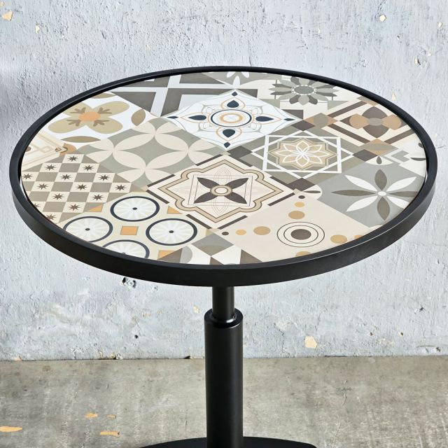 Bàn tròn mặt gạch chân sắt mâm đế vuông CFD68165