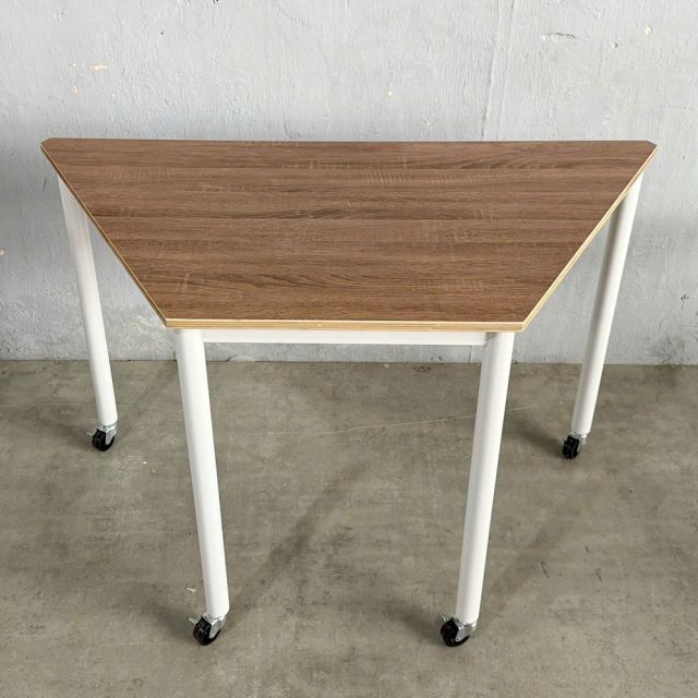 Bàn di động hình thang 120x60cm gỗ plywood chân sắt tròn FOS010
