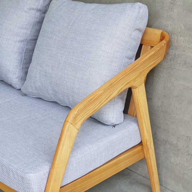 Ghế sofa 3 chỗ ngồi khung gỗ sồi nệm vải SFB68064
