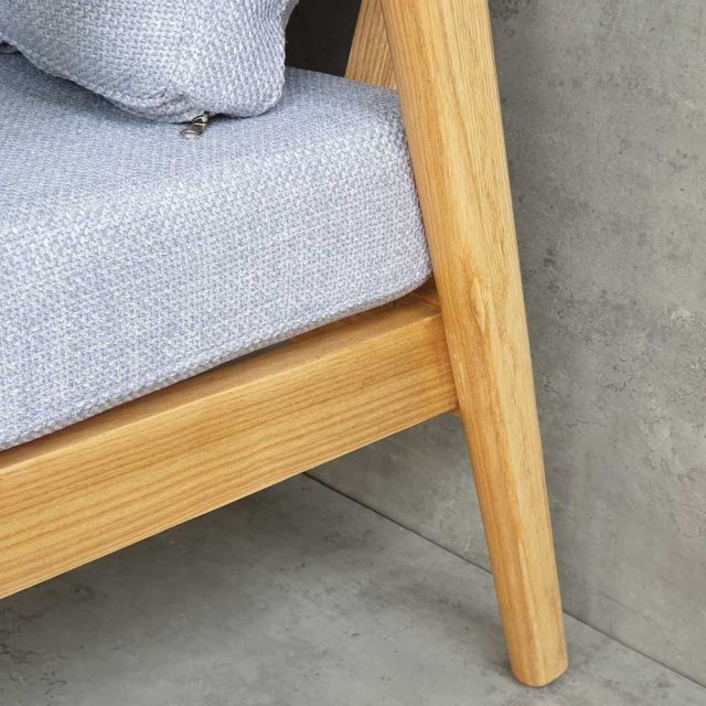 Ghế sofa 3 chỗ ngồi khung gỗ sồi nệm vải SFB68064