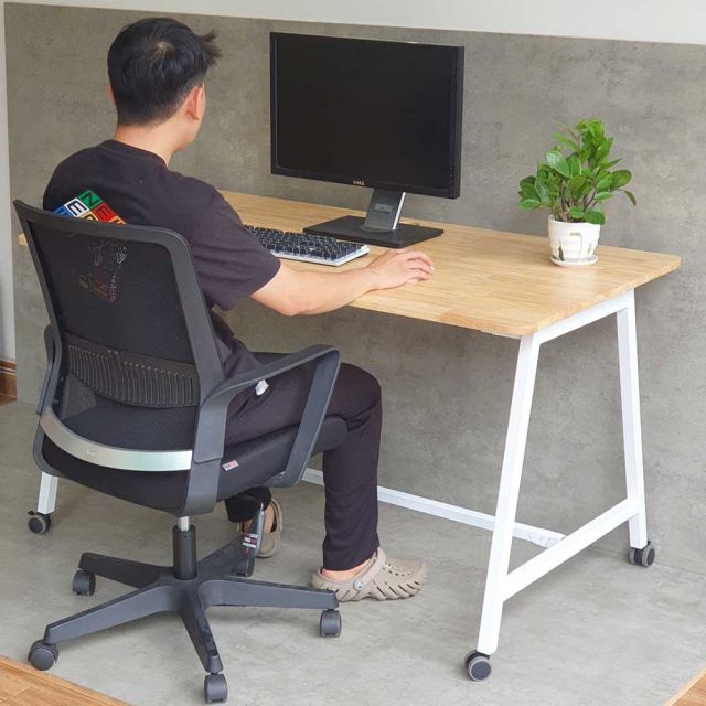 Bàn làm việc di động 140x70cm gỗ cao su chân sắt FOS016