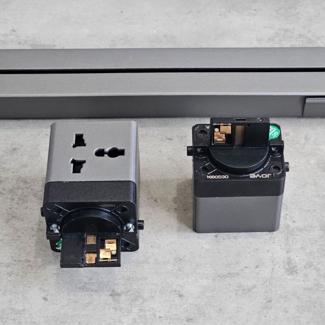 Hệ thống ray trượt âm bàn gắn ổ cắm điện HOEGD001