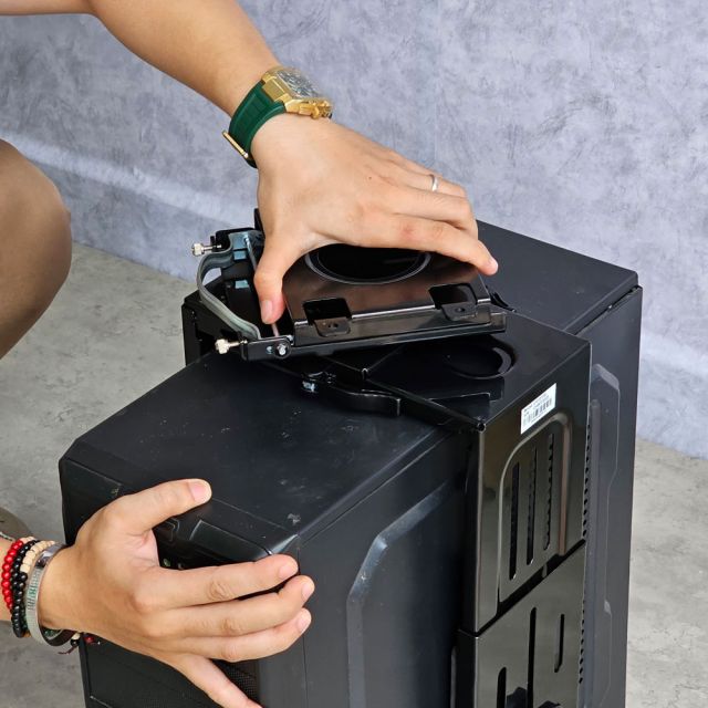 Giá treo thùng PC khung sắt sơn tĩnh điện HOCH101