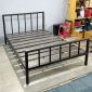 Giường ngủ gỗ cao su khung sắt GN68040