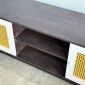 Kệ Tivi gỗ cao su cửa mây chân sắt KTV68086