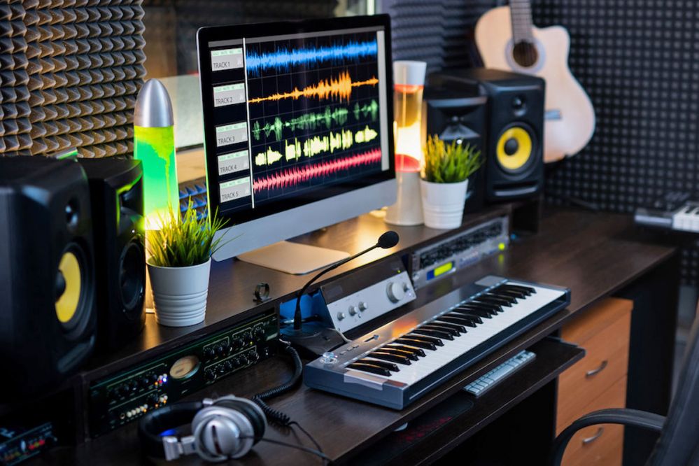 Bàn Producer là gì? Lý do bạn nên sở hữu một bàn Producer cho công việc Bàn Producer là gì? Lý do bạn nên sở hữu một bàn Producer cho công việc