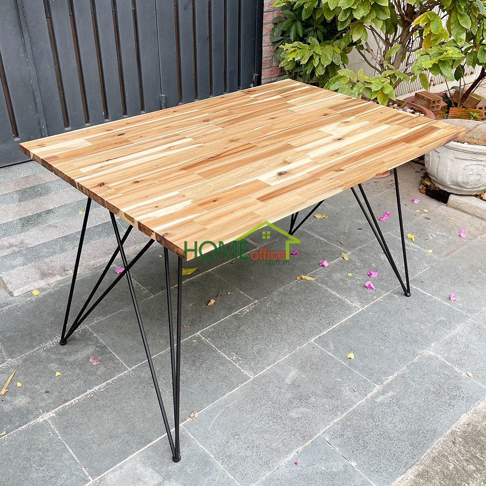 bàn ăn mặt bàn gỗ tự nhiên chân sắt